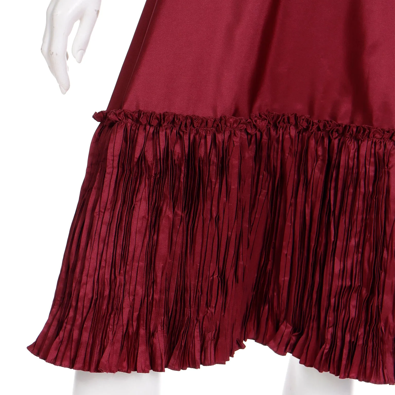 2000s Oscar de la Renta Burgundy Taffeta Pleated Evening Skirt