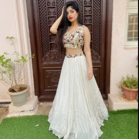 Aarti Singh in Bay Salt Skirt Set