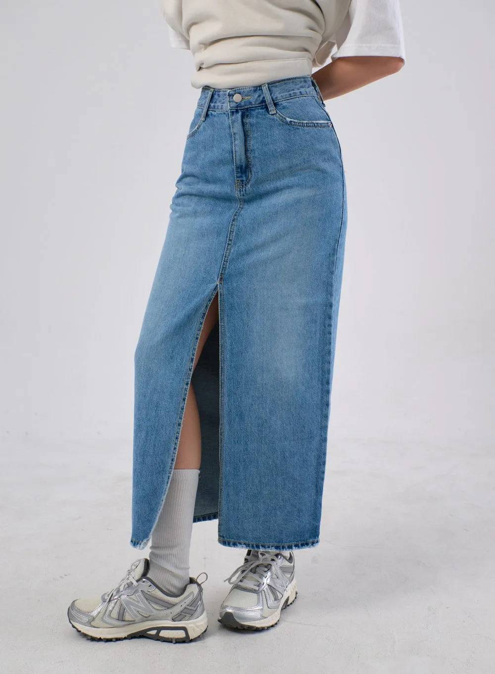 Front Slit Denim Maxi Skirt IA305