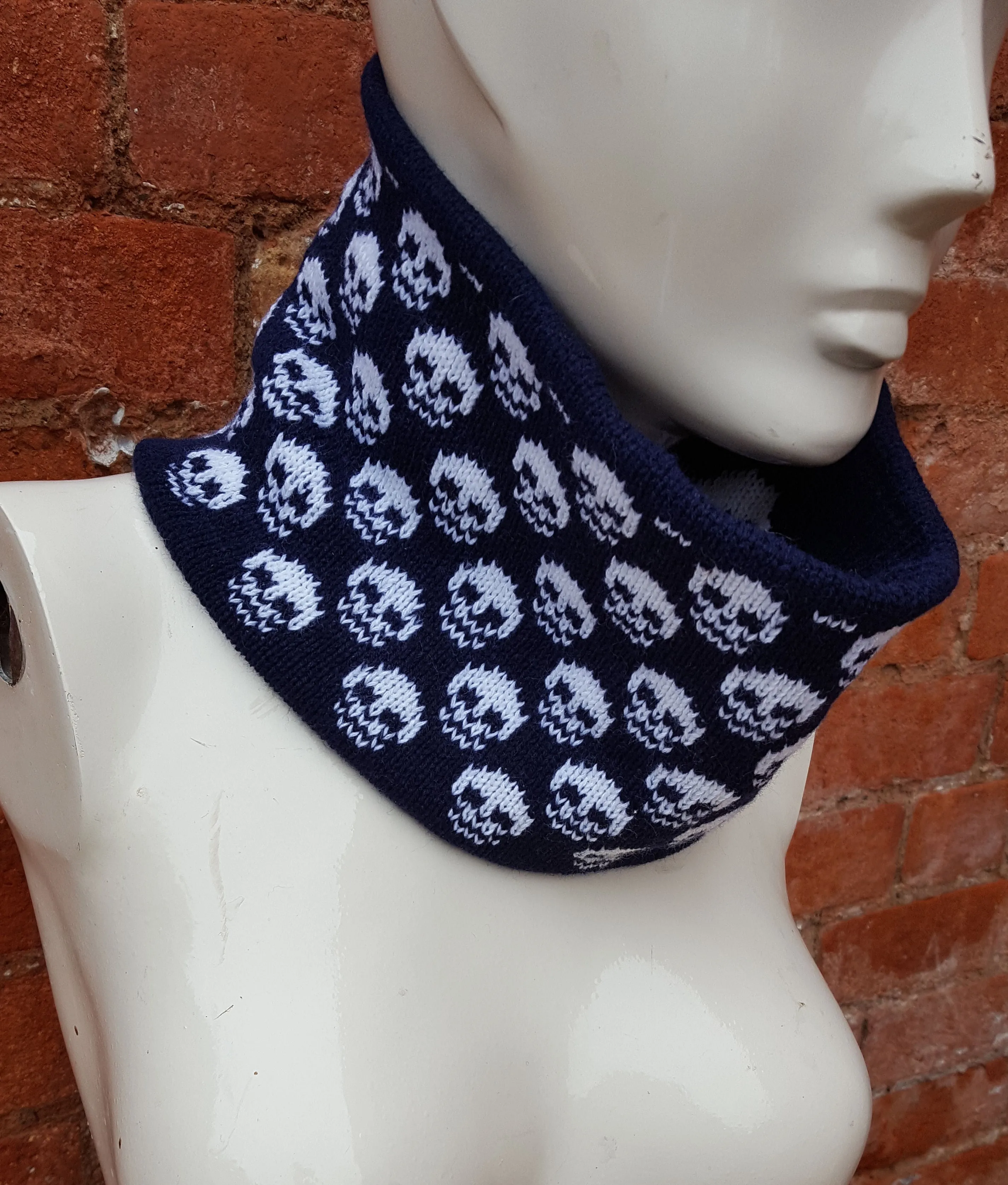 Neck warmer, Unisex ski cowl, bikers cowl, double thickness & totally reversible