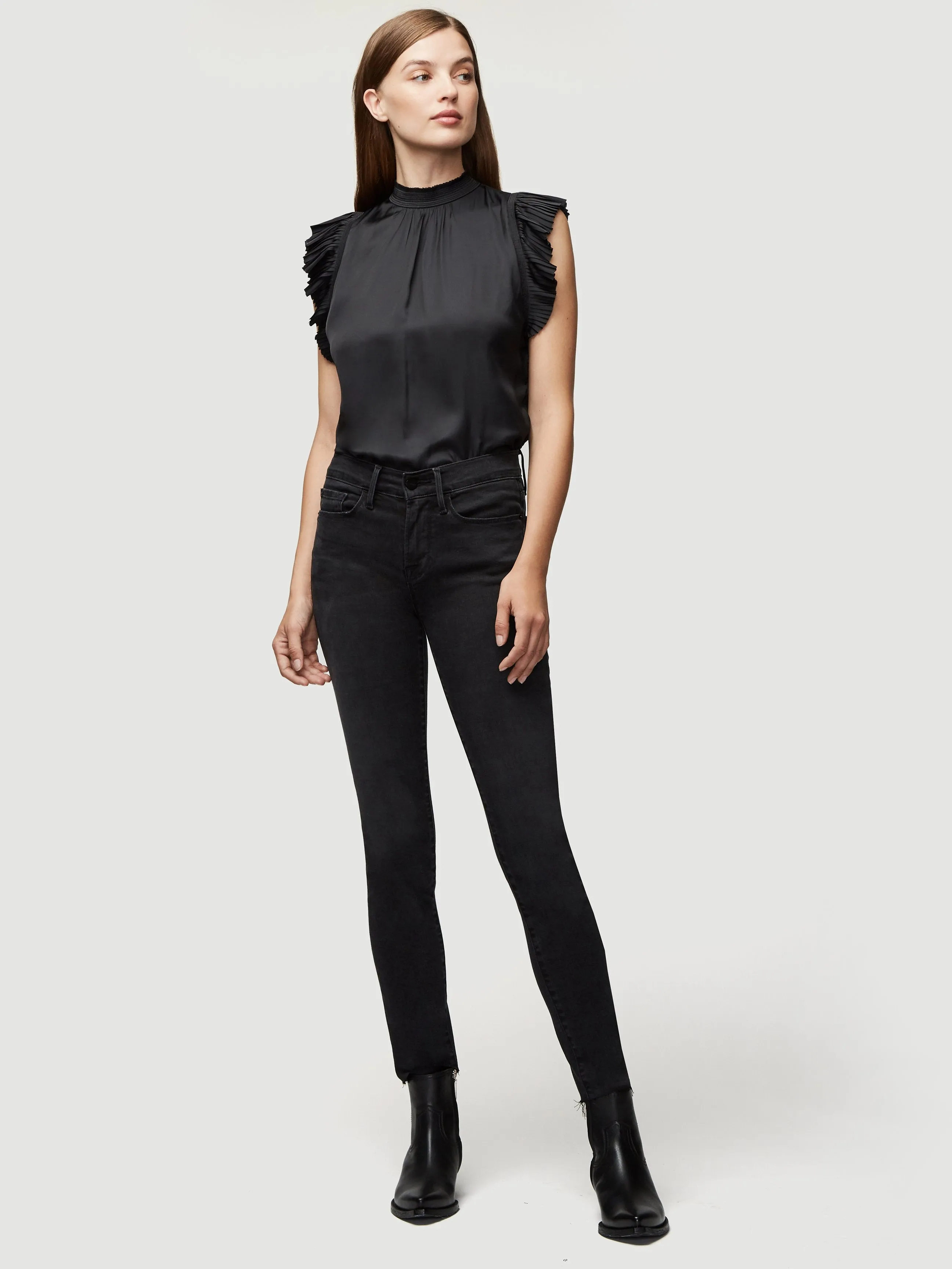 Pleated Ruffle Sleeveless Top -- Noir