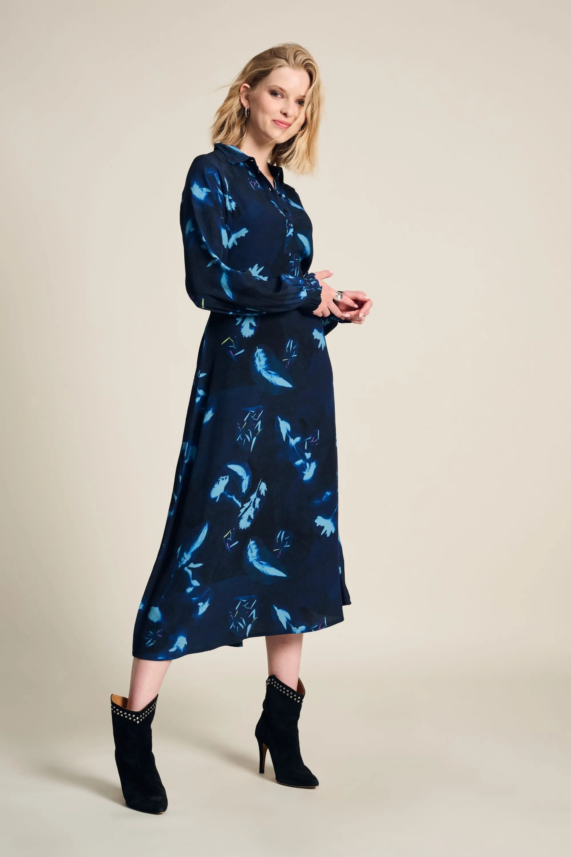 ROBE - Feathers and Floral Blue