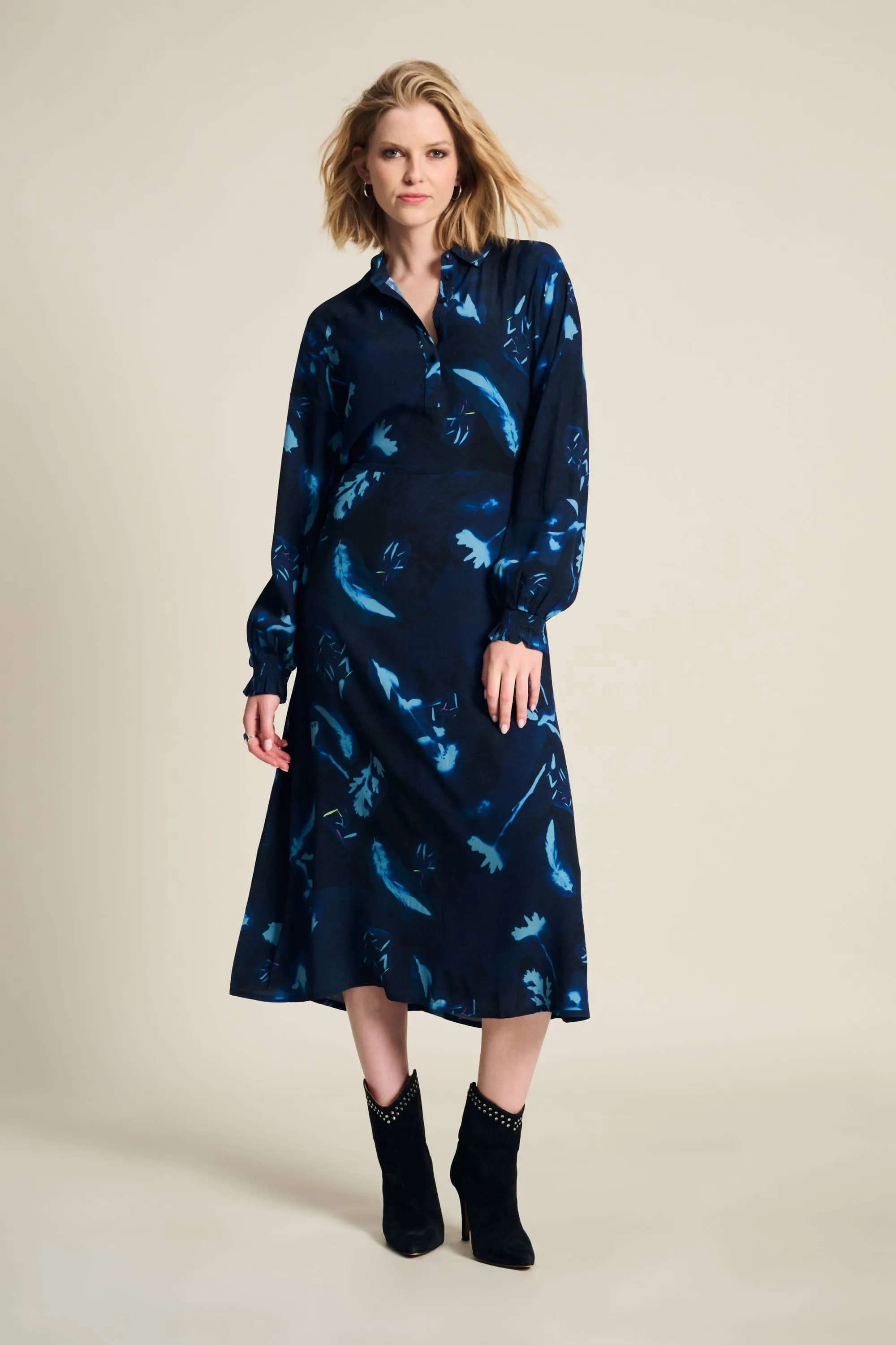 ROBE - Feathers and Floral Blue