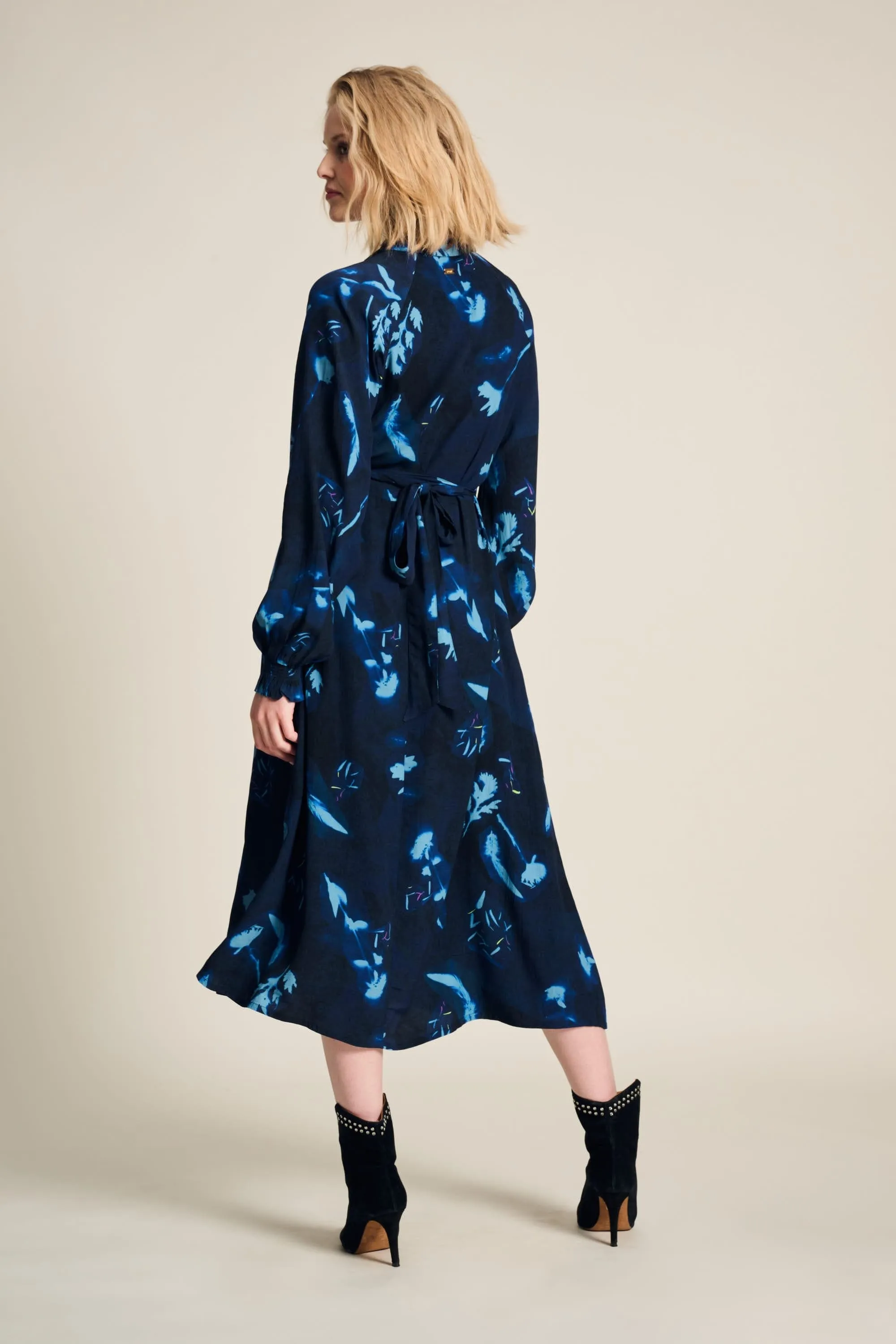 ROBE - Feathers and Floral Blue