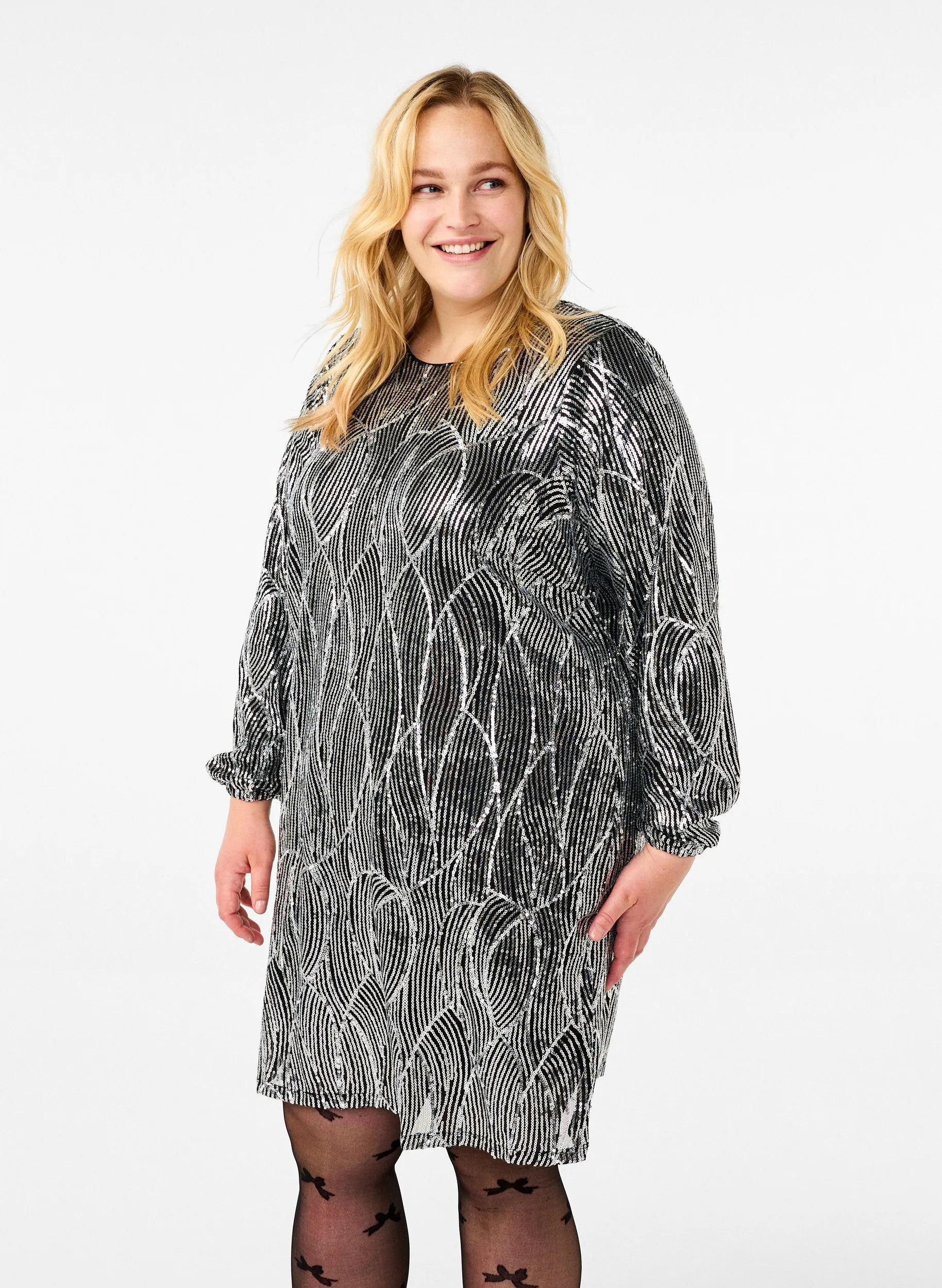 Zizzi Zikka Sequin Dress in Silver