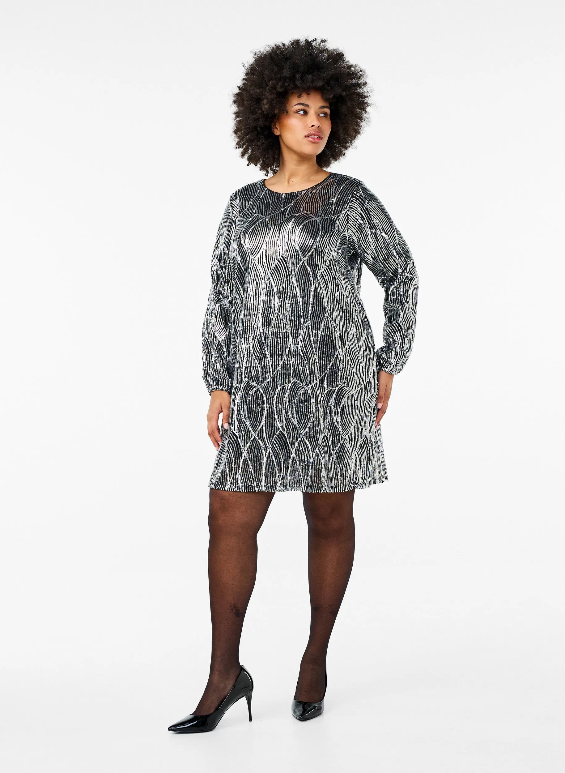 Zizzi Zikka Sequin Dress in Silver